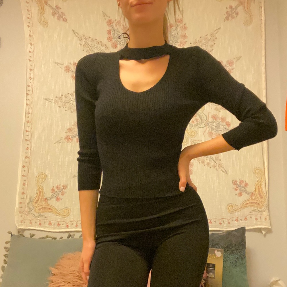 Black crop top